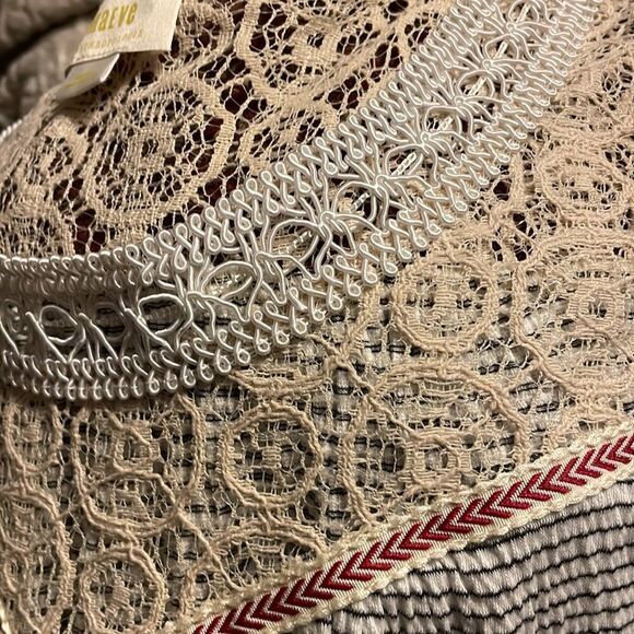 Mauve Lace Sleeveless Top - Small - Excellent Condition - Picture 8 of 14